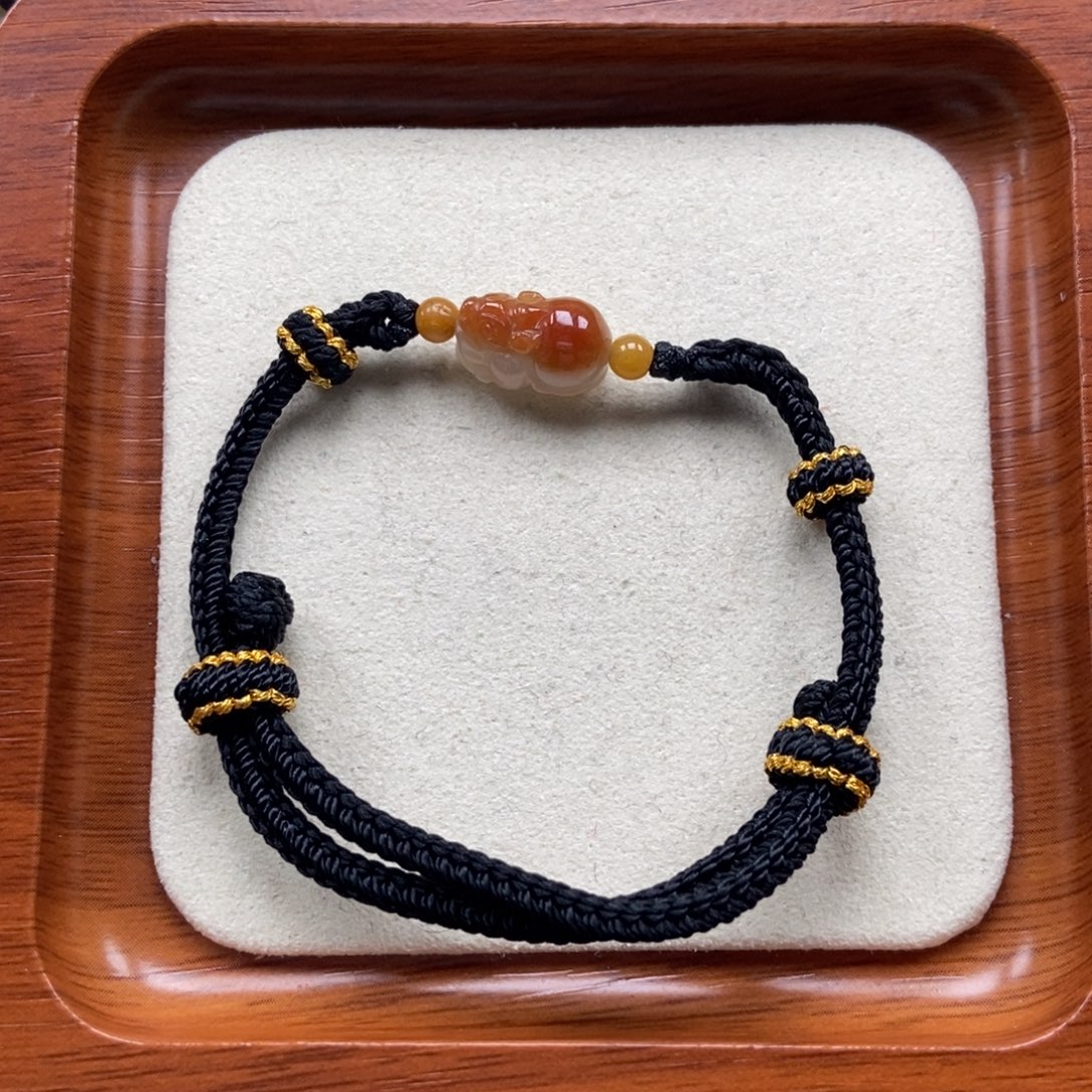 翡翠未镶嵌颈饰如意貔貅