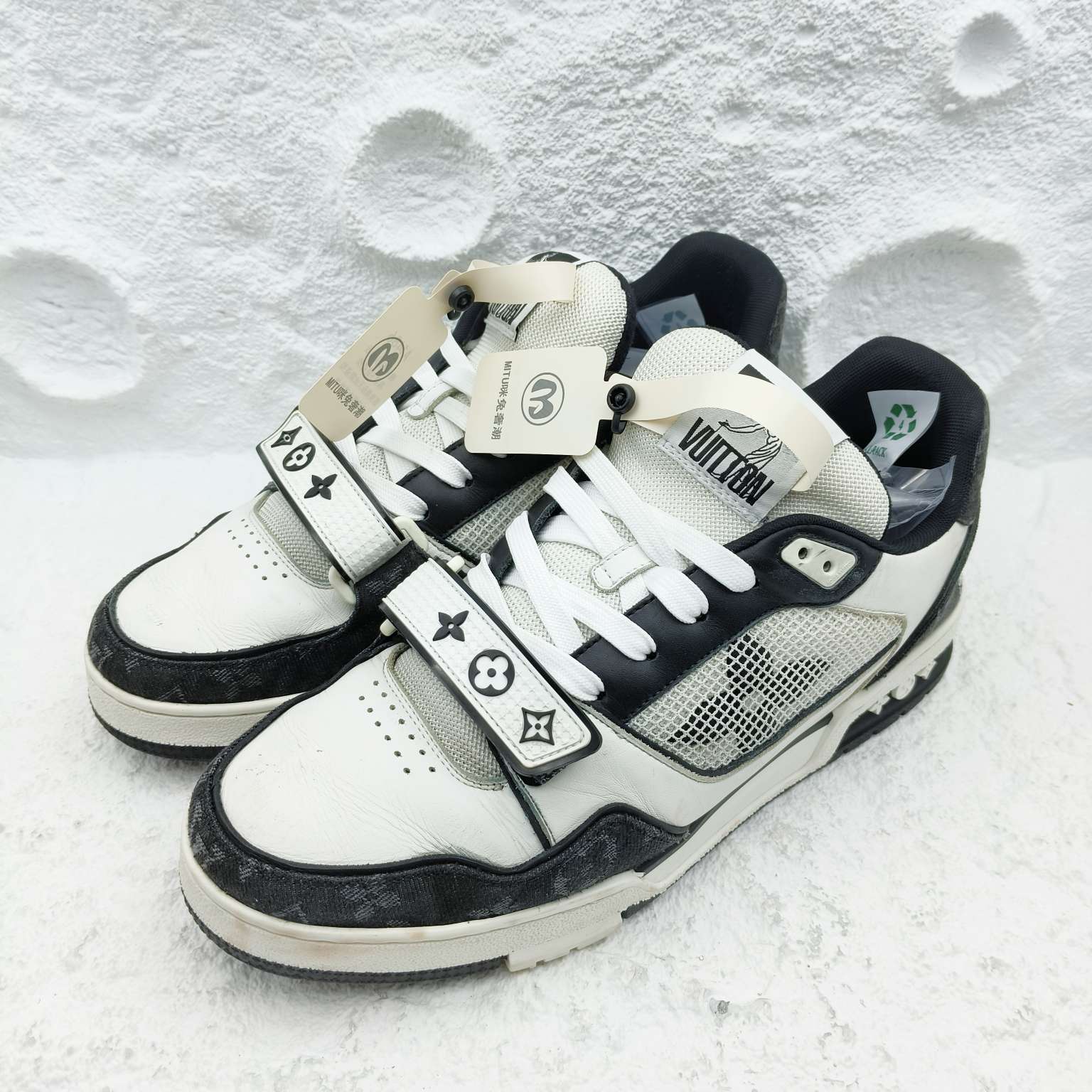99新 LouisVuitton/路易威登 8码/42码/黑白魔术贴Trainer板鞋