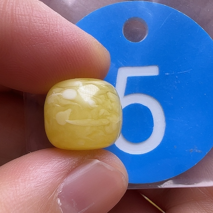 蜜蜡未镶嵌珠宝奇石12m m