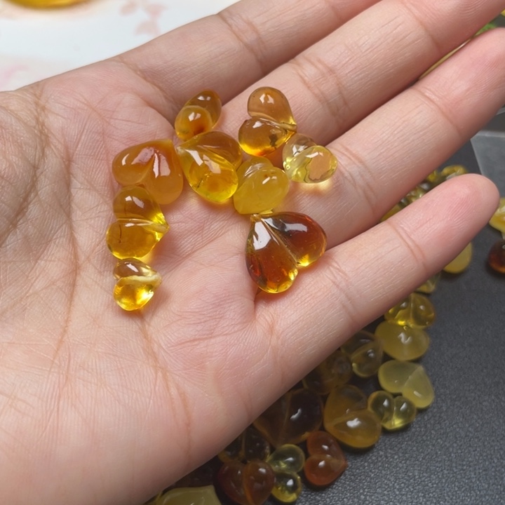 琥珀未镶嵌裸石蜜蜡微瑕漏5g随机