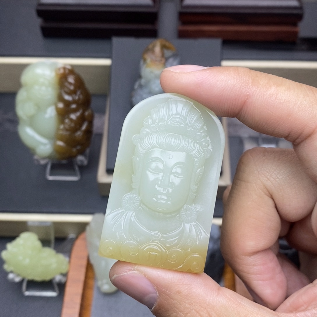 和田玉未镶嵌颈饰