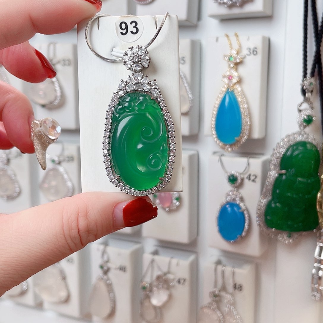 玛瑙/玉髓吊坠(赠链)未镶嵌