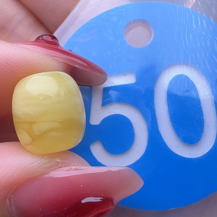 蜜蜡裸石未镶嵌微划痕 9.8/11mm 桶珠