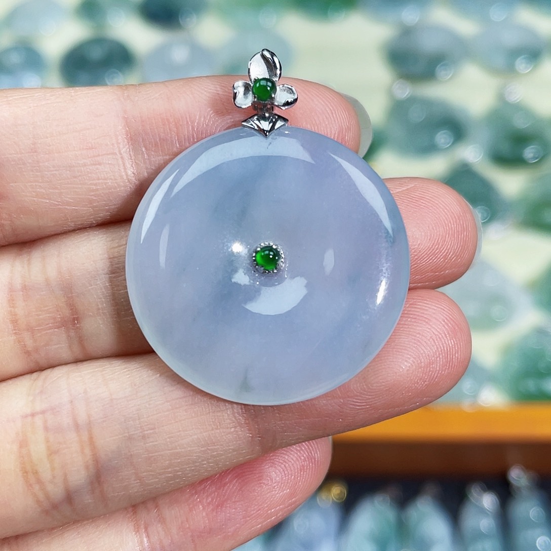 翡翠颈饰18K金镶嵌吊坠