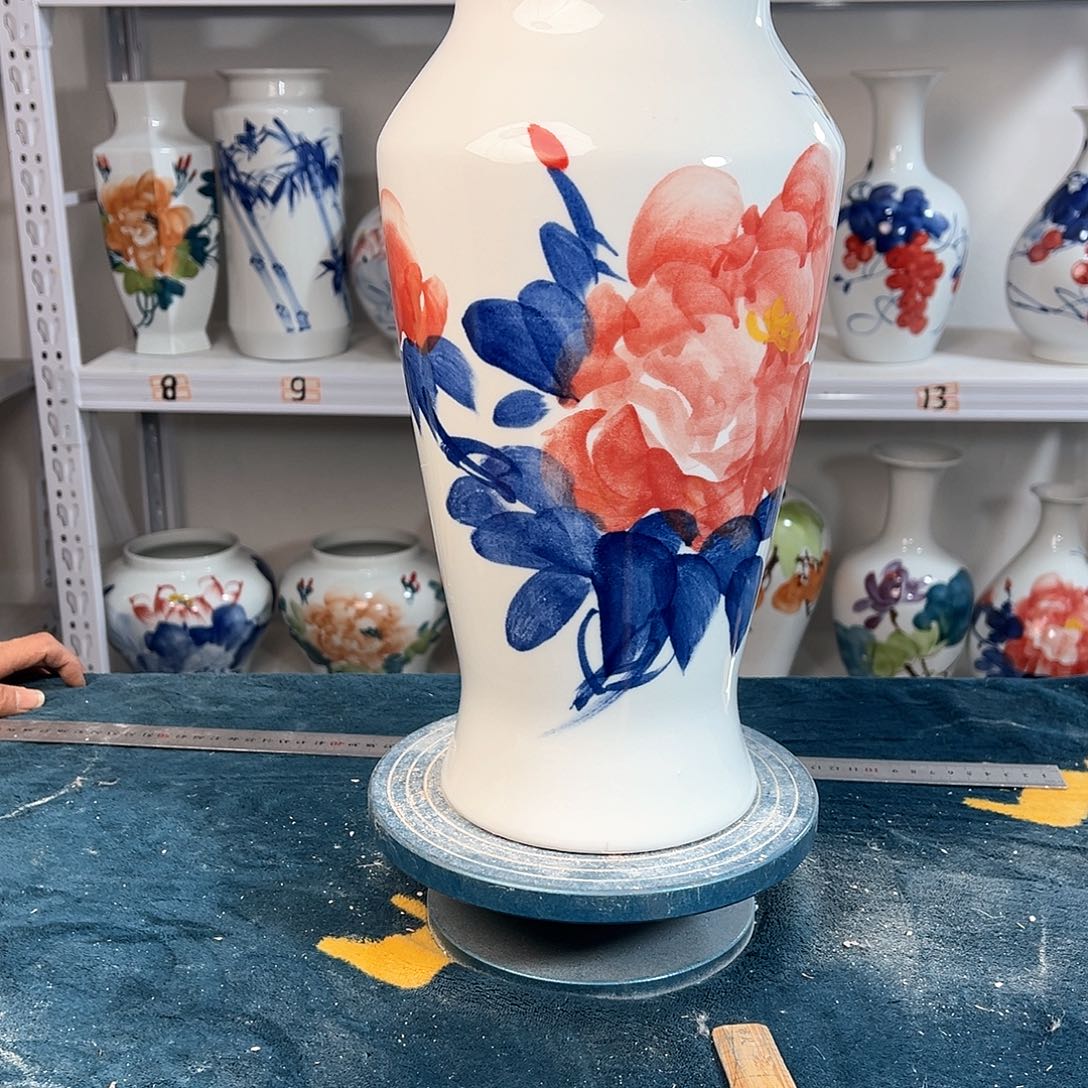 摆件景德镇陶瓷大鱼红牡