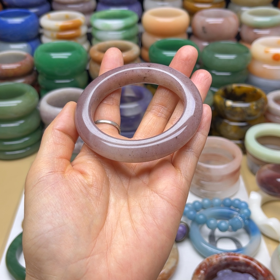 石英质玉未镶嵌手镯不退