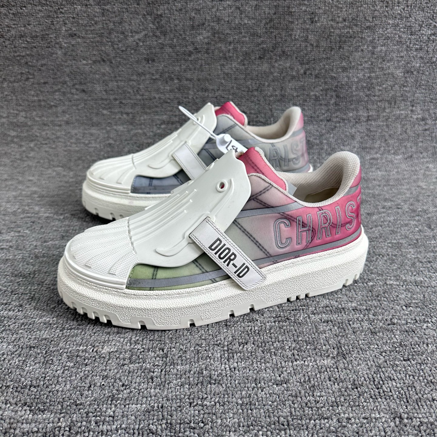 95新 DIOR/迪奥 37码 dior 贝壳鞋 休闲鞋 穿几次 秒价 