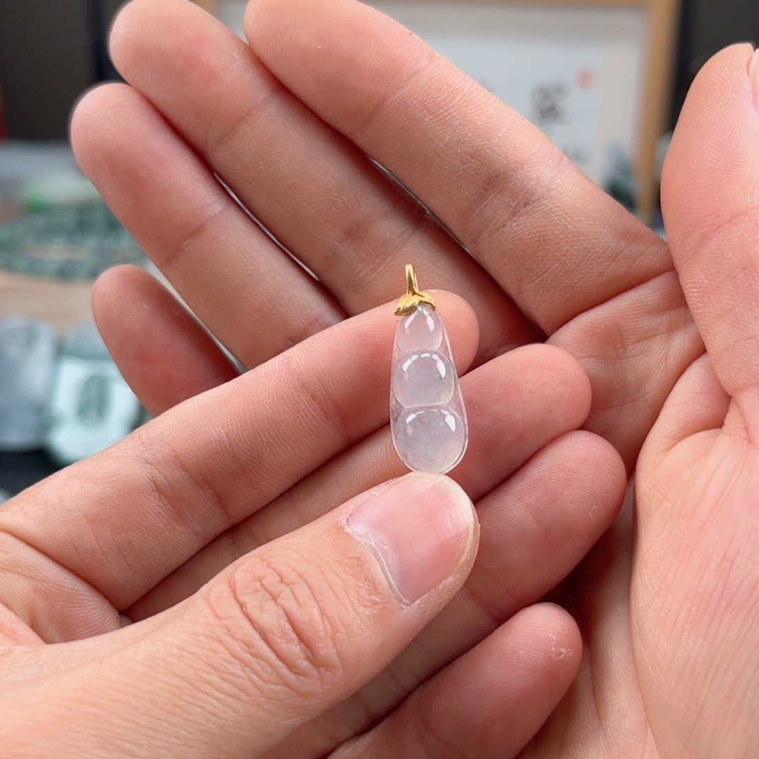 翡翠颈饰未镶嵌福豆豆子