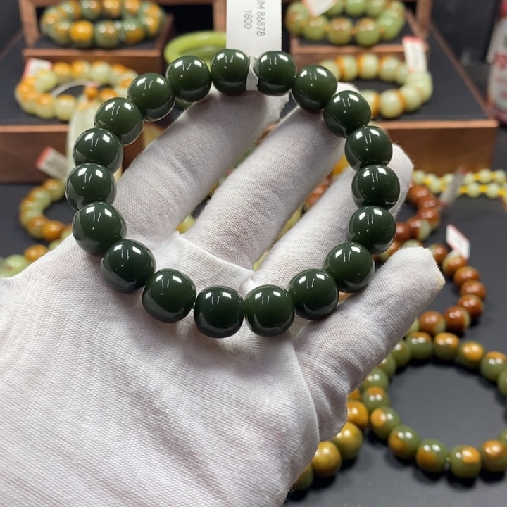 透闪石质玉未镶嵌手链