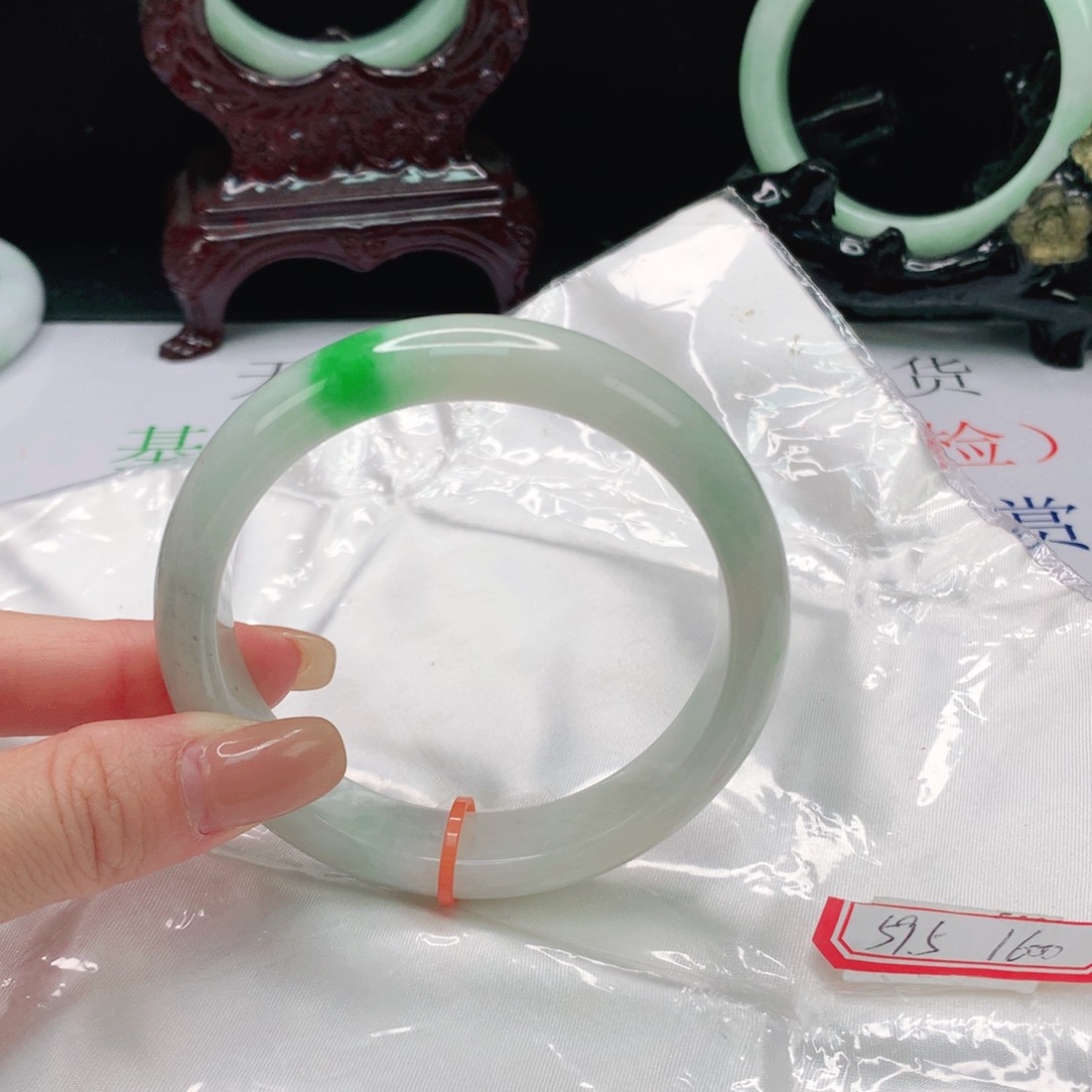 翡翠手镯未镶嵌缅甸天然A货翡翠