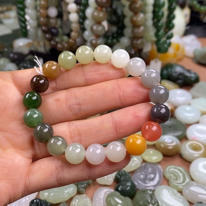 阿***友和田玉未镶嵌手链予