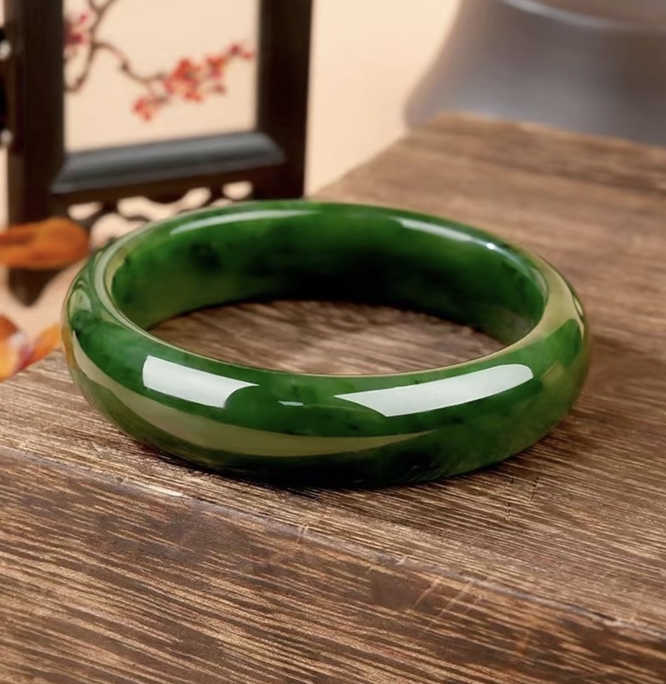 【小雪甄选】时尚百搭大气翡翠手镯