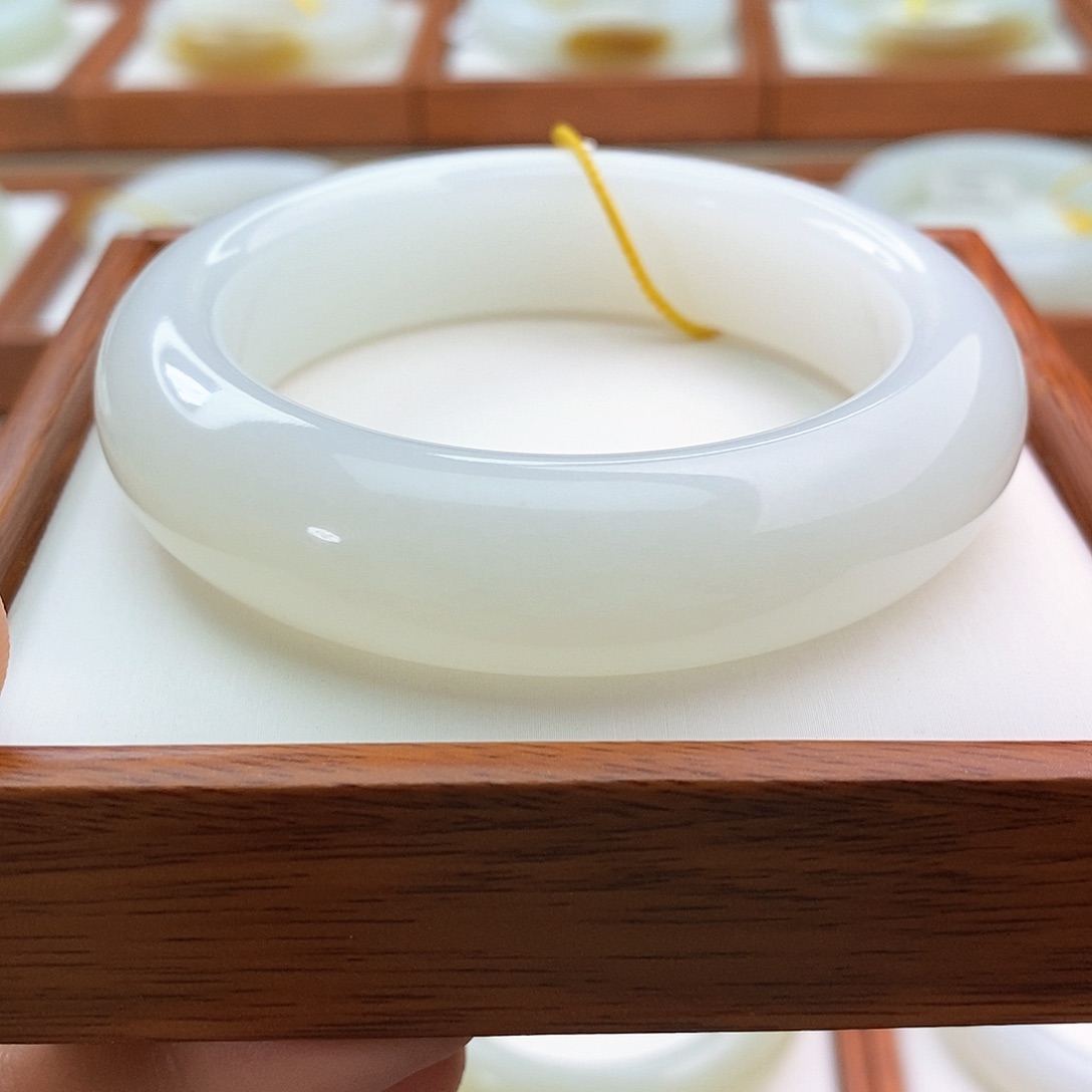 和田玉（白玉）手镯未镶嵌