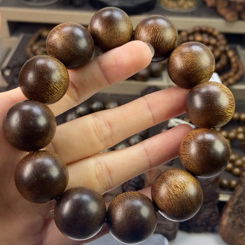 【闪购商品】沉香手串各****售富森红土