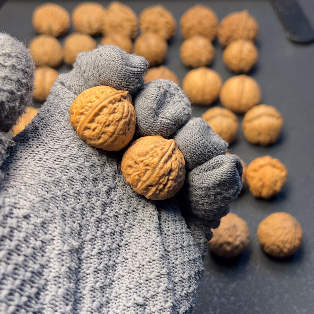 用***6把件文玩核桃小铁锤