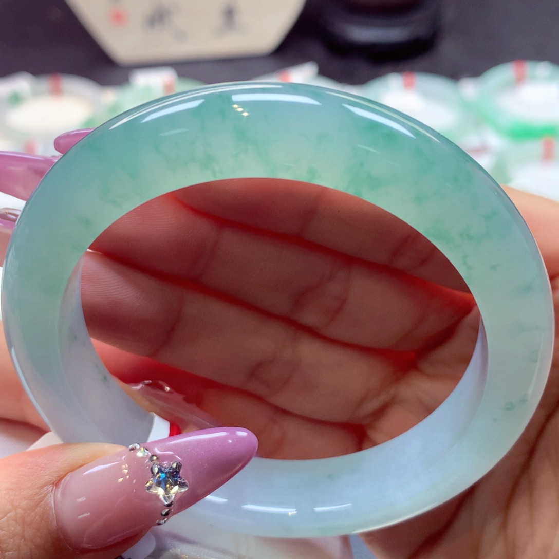 翡翠手镯未镶嵌泥鳅背12号66