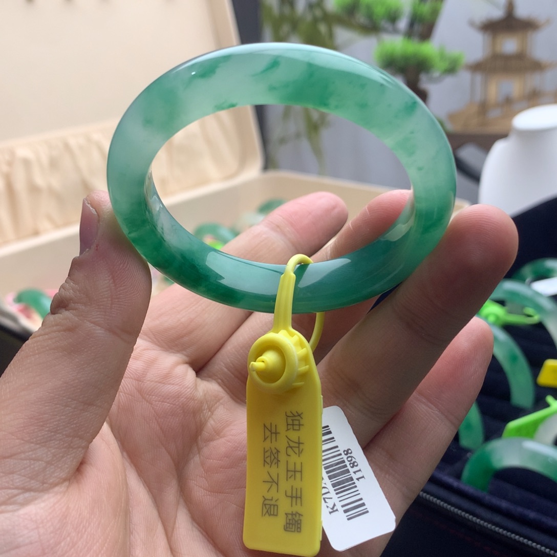 石英质玉手镯未镶嵌胖**喵非洲翠