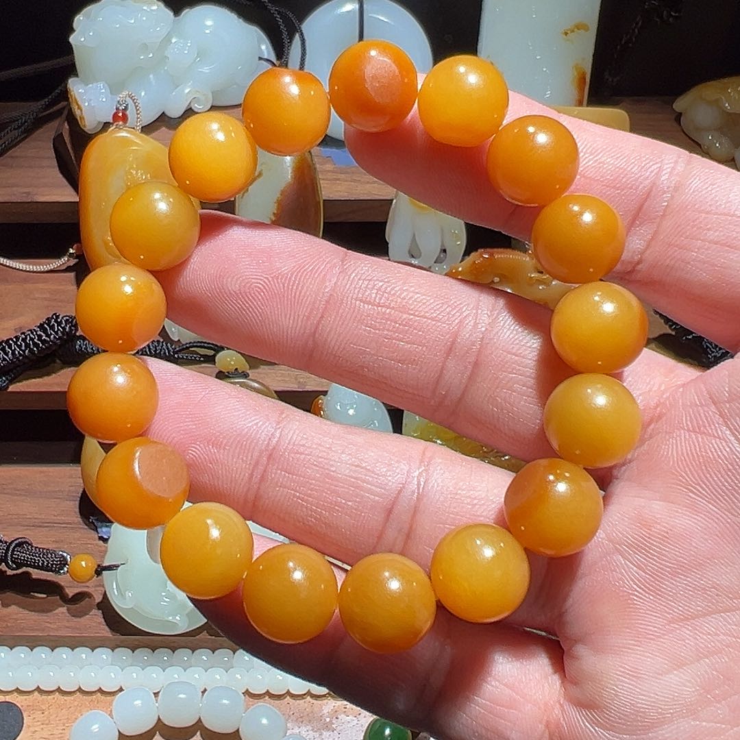 黄***猛和田玉未镶嵌颈饰