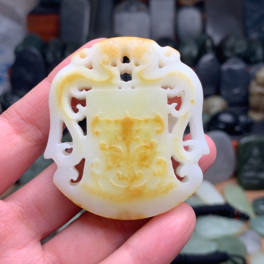 和田玉未镶嵌颈饰挂件24