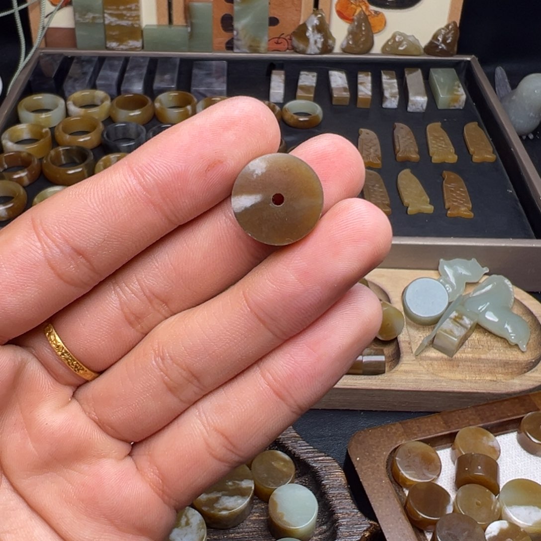 和田玉（糖玉）未镶嵌珠宝奇石墩子16