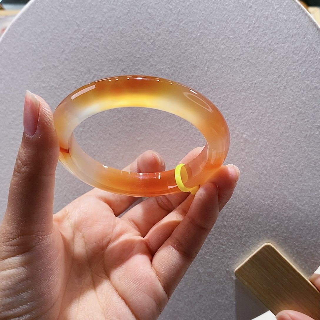 玛瑙/玉髓手镯未镶嵌56.0