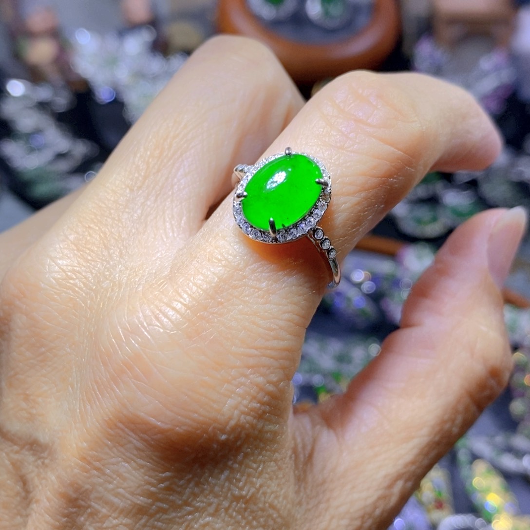 翡翠颈饰银S925镶嵌天然翡翠