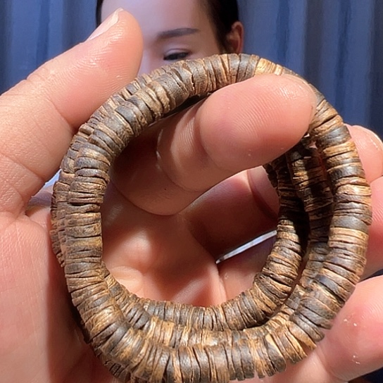 沉香手串乌身片珠0.7多样性发货1条