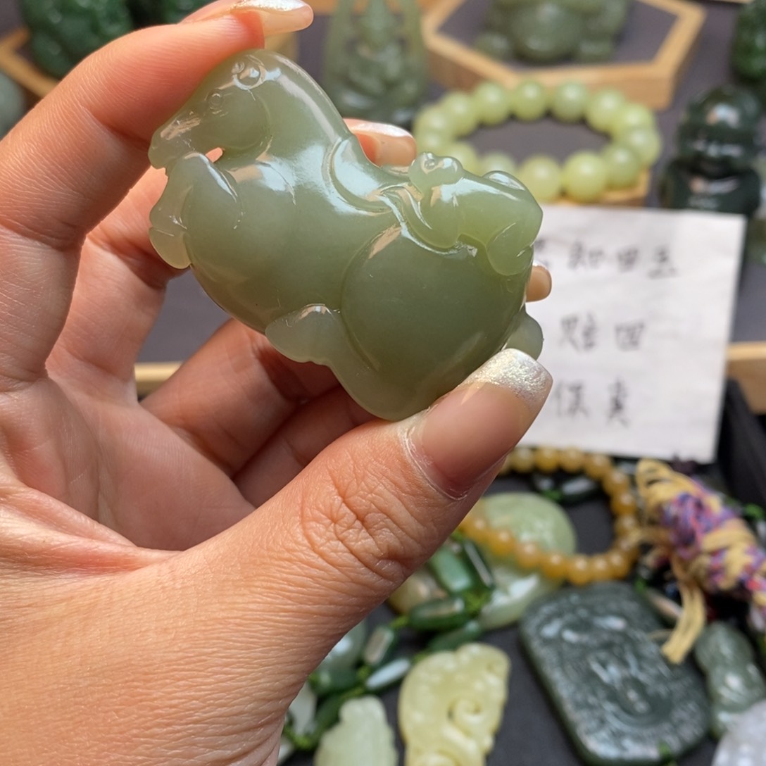 和田玉颈饰未镶嵌