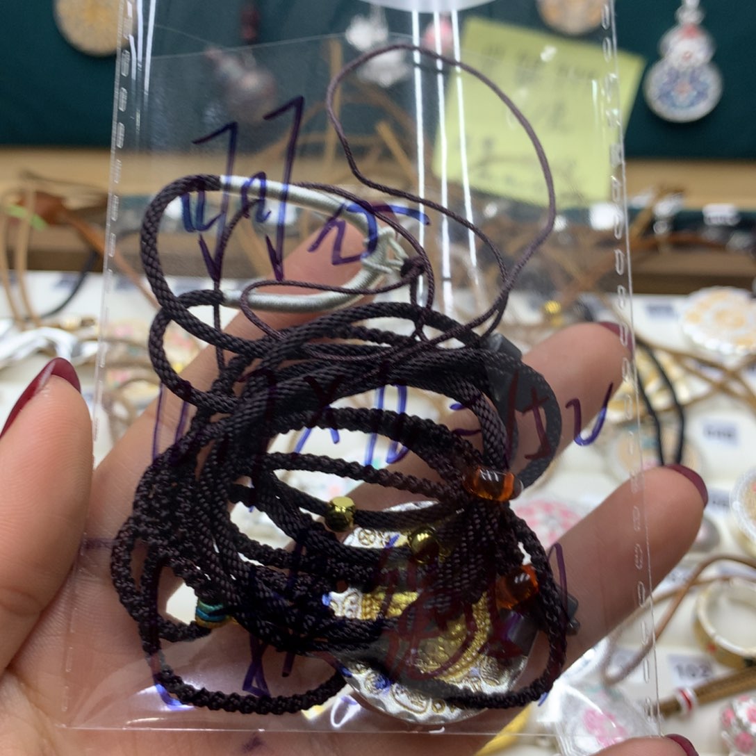 足银直播间选款银饰品