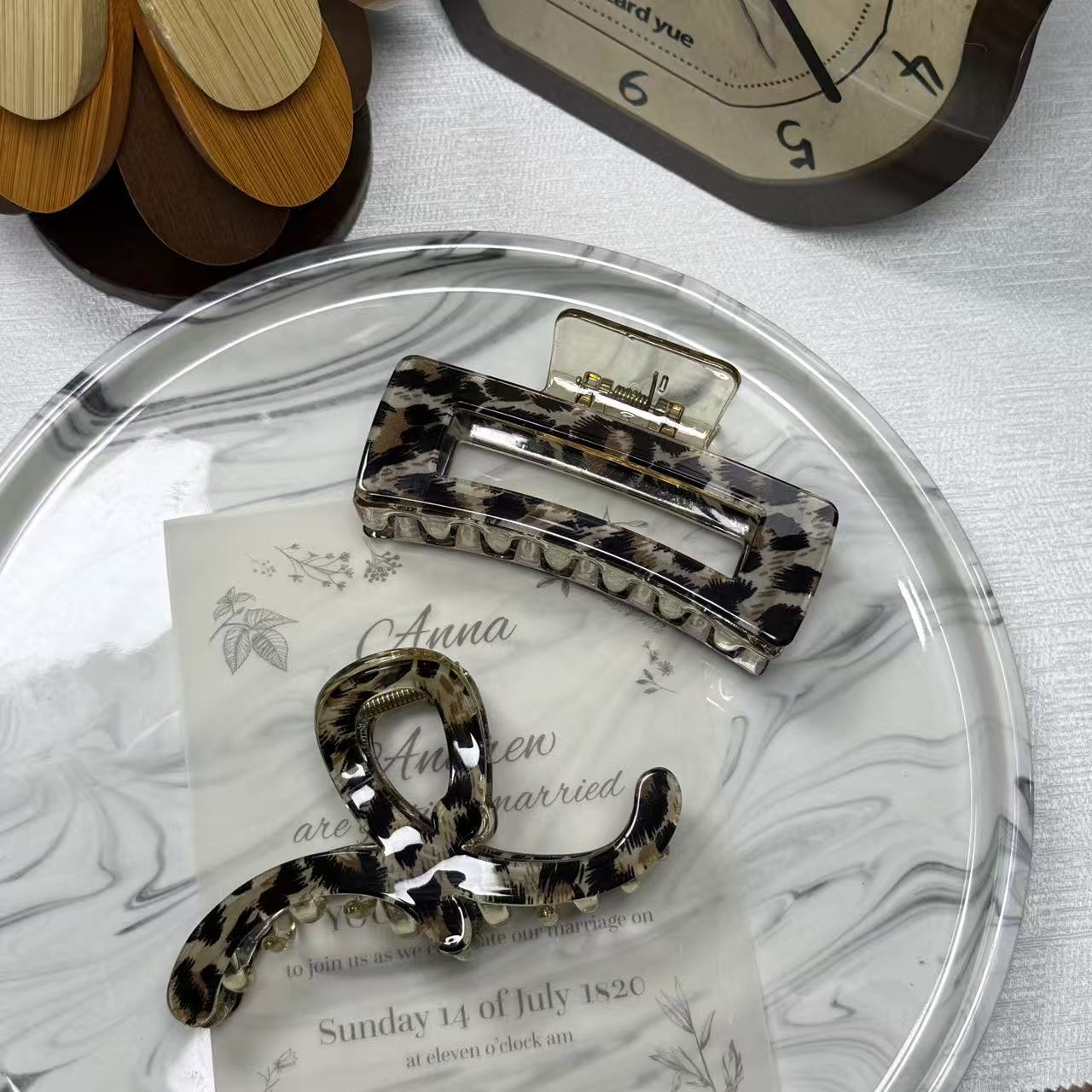 2025新款豹纹抓夹高级感大号鲨鱼夹女后脑勺秋冬简约双c盘发发夹