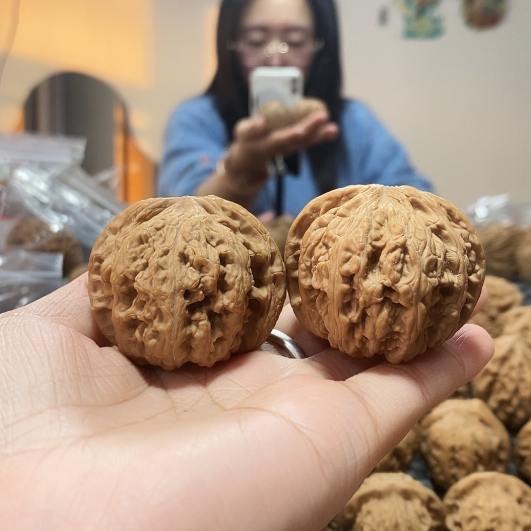 吊坠桃核粗筋44黄