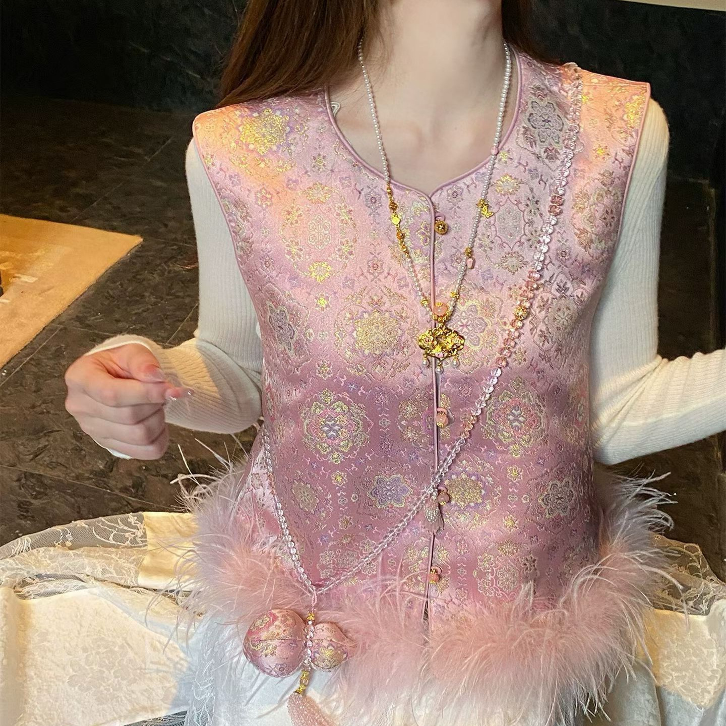 新款新款国风新中式马甲下摆拼接毛毛上衣复古背心坎肩高级感气质