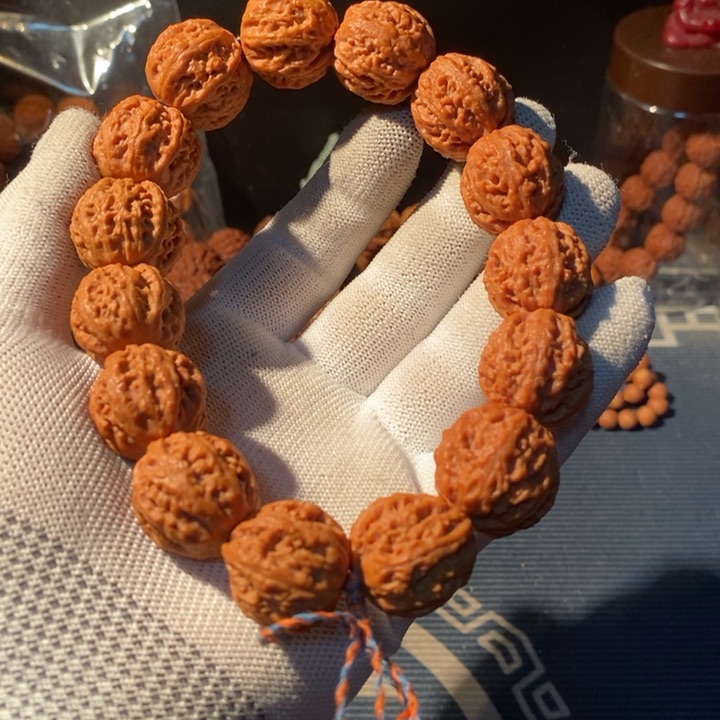 文玩核桃手串……92