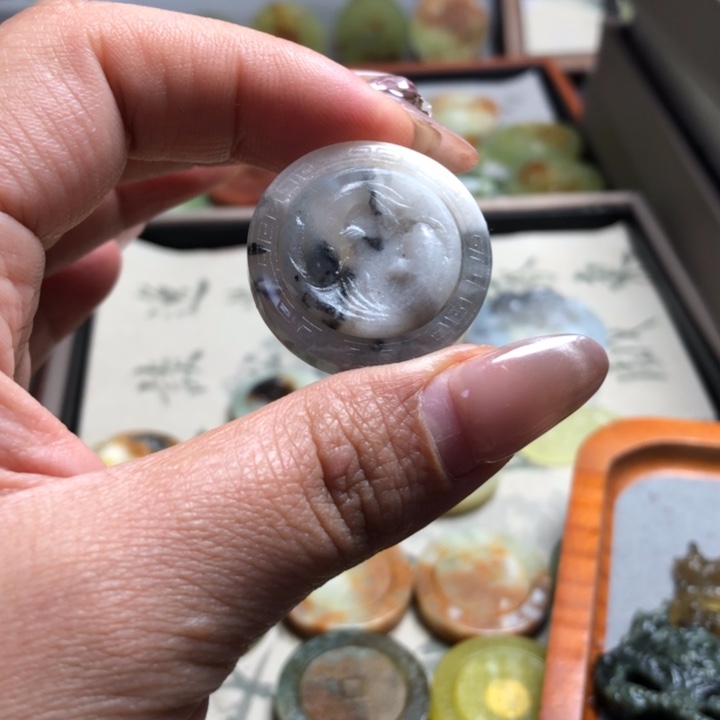 蛇纹石玉未镶嵌岫玉吊坠