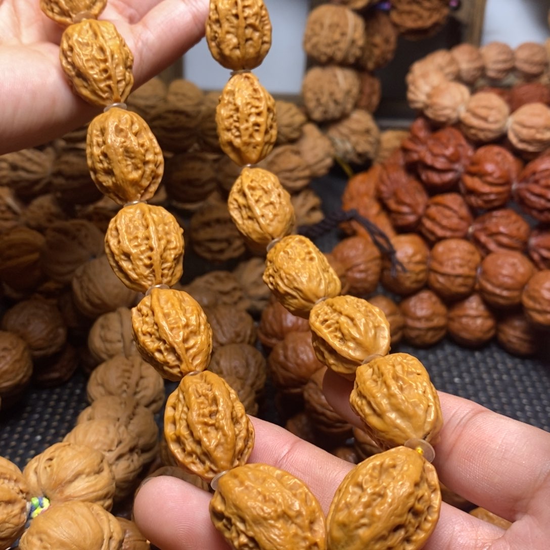 文玩核桃手串绣花鞋手持