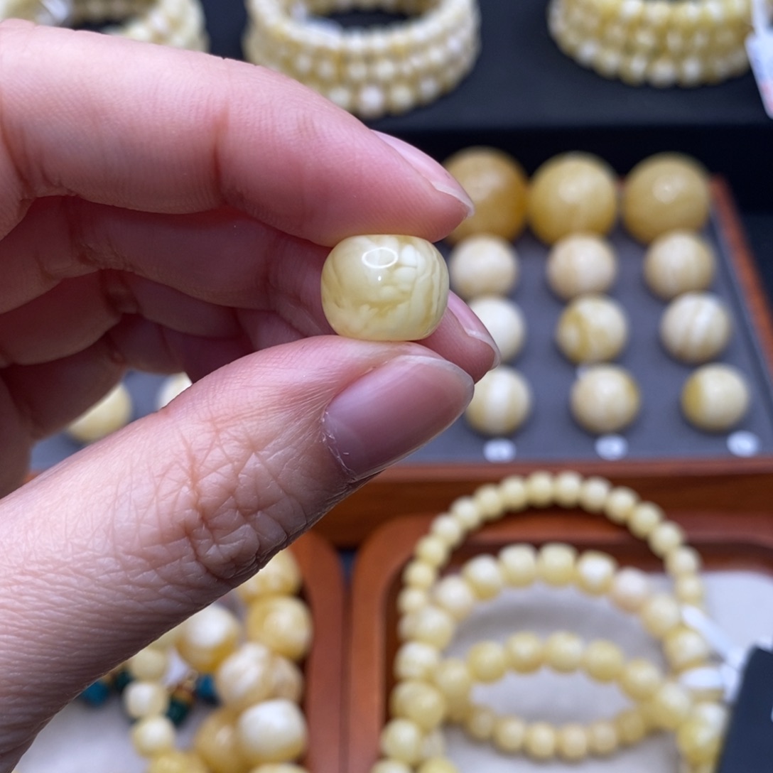 @***你蜜蜡未镶嵌珠宝奇石