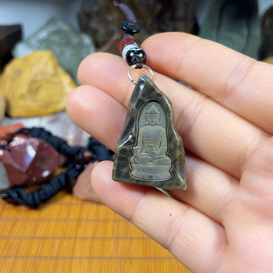 新疆戈壁石原石雕刻