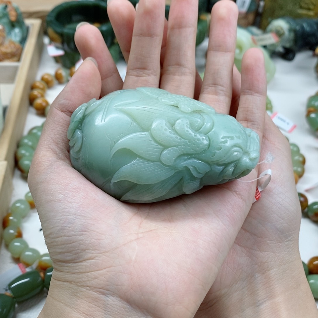 透闪石质玉手把件未镶嵌