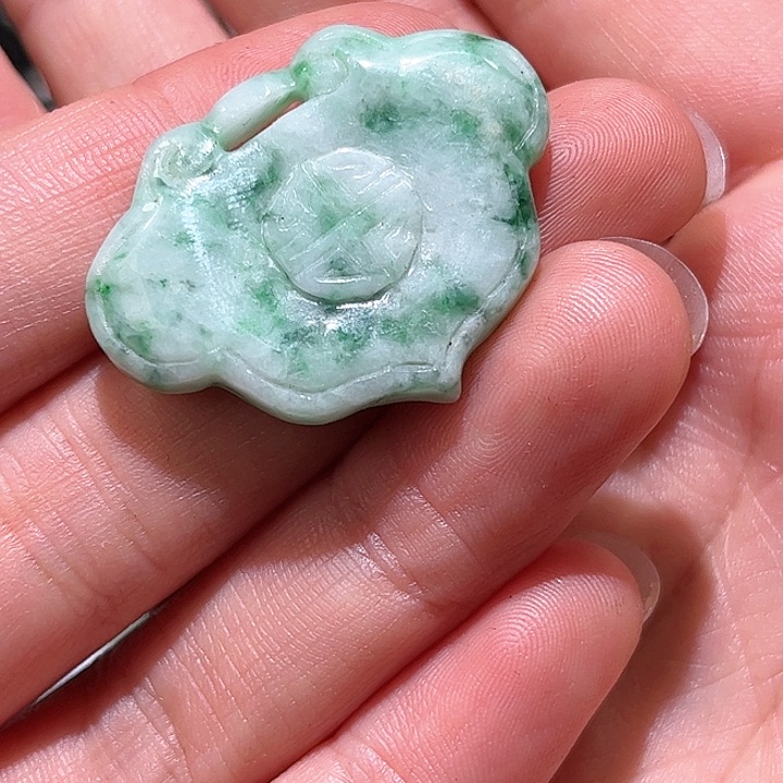 翡翠颈饰未镶嵌吊坠