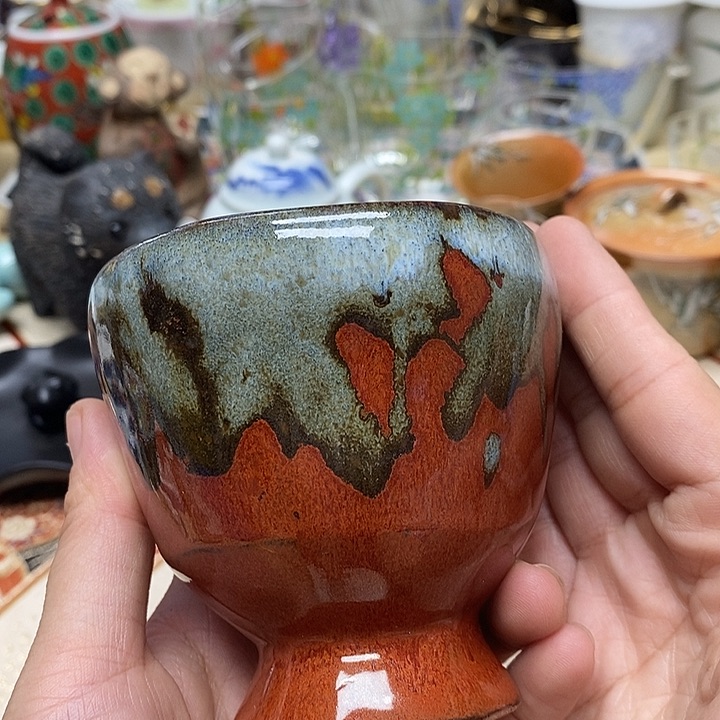 茶壶紫砂杯子和一大瓶酒是不可以放