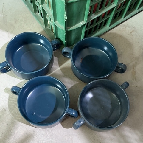 微瑕，不能明火，口径10高度5，4个双耳