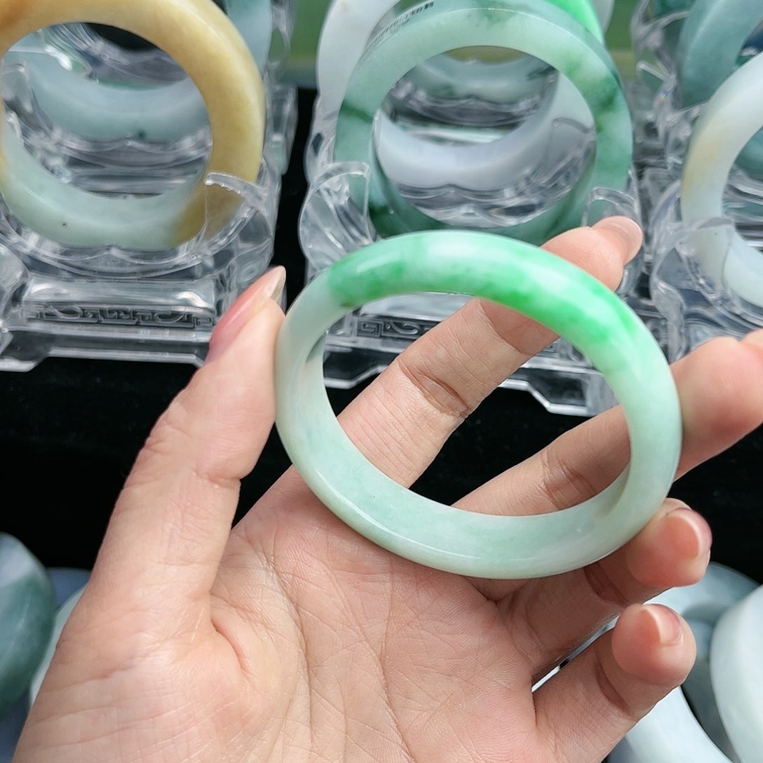 定制翡翠有未镶嵌仙**拉如果要改到