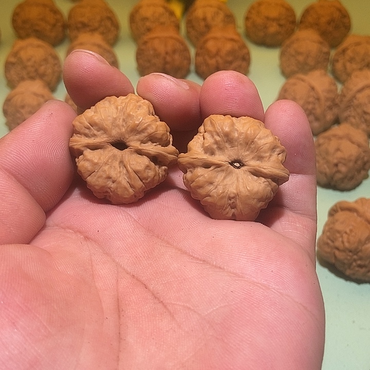 文玩核桃吊坠“*”蛤蟆头33一对