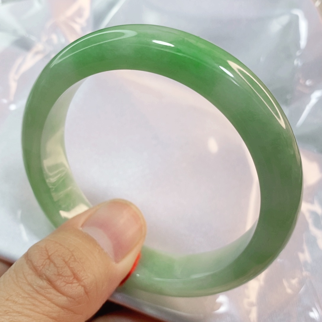 翡翠手镯未镶嵌53.3圈口