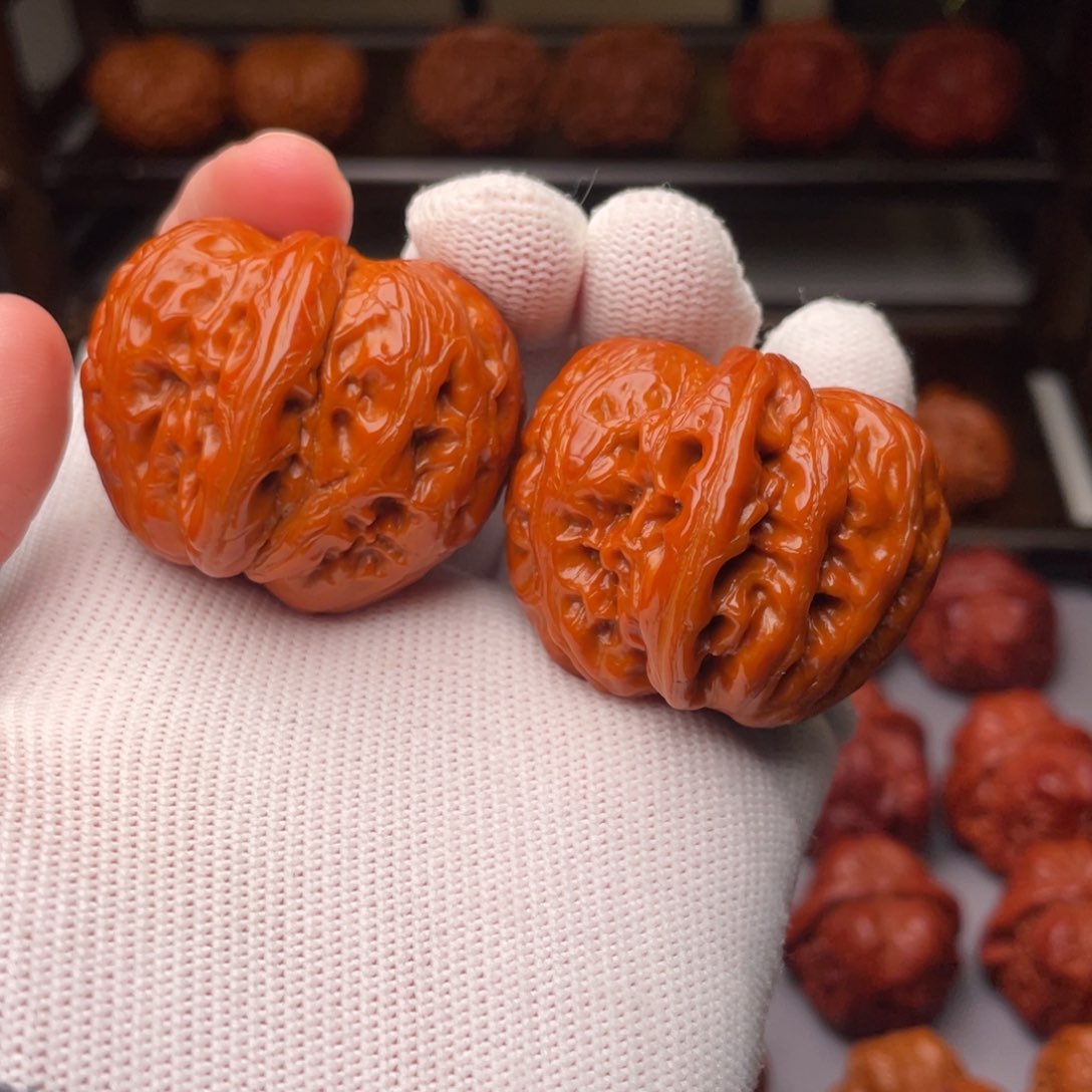 文玩核桃把件挖****拒元宝