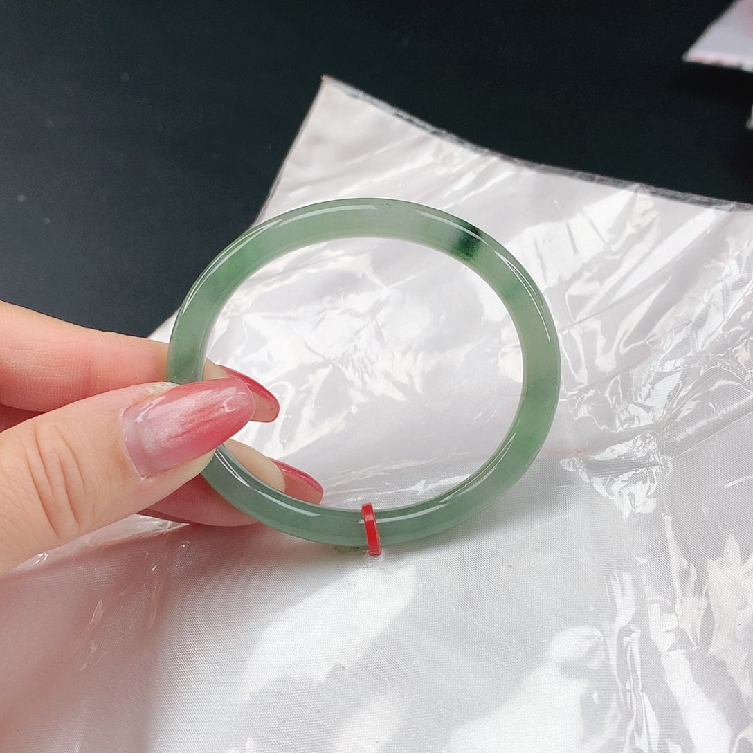 翡翠手镯未镶嵌翡翠110