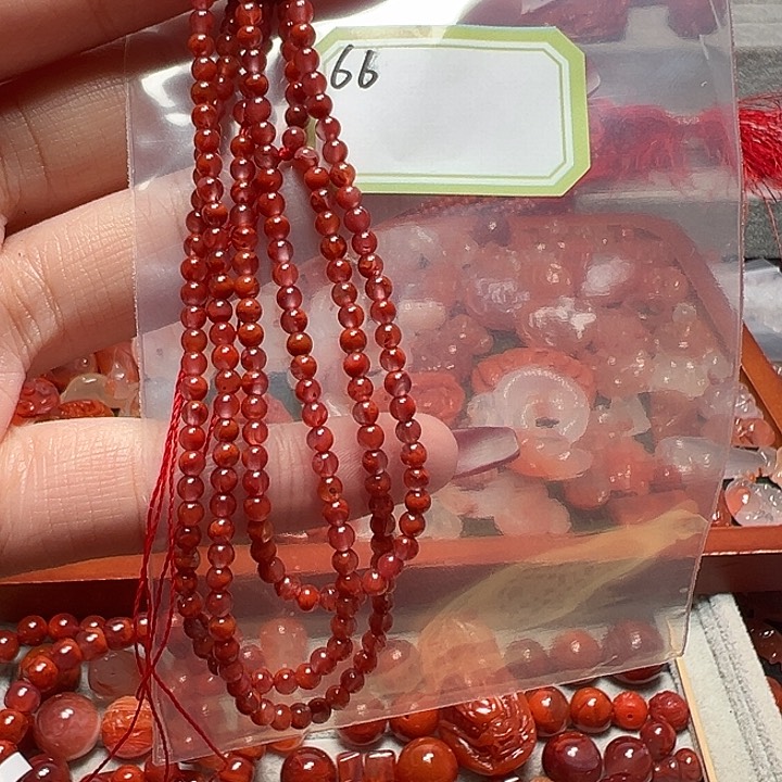 南红玛瑙手链未镶嵌倾***臧