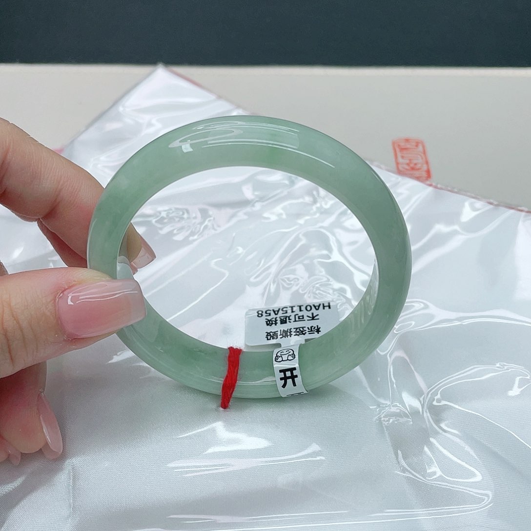 翡翠手镯未镶嵌正56.3