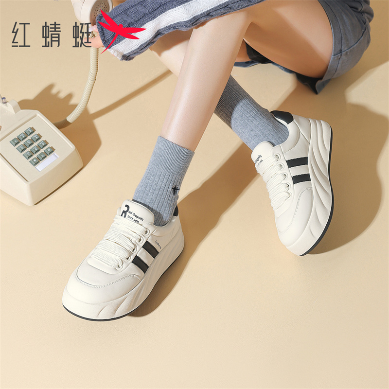 红蜻蜓女士秋季高跟拼色系带百搭复古户外圆头平底时尚运动休闲鞋