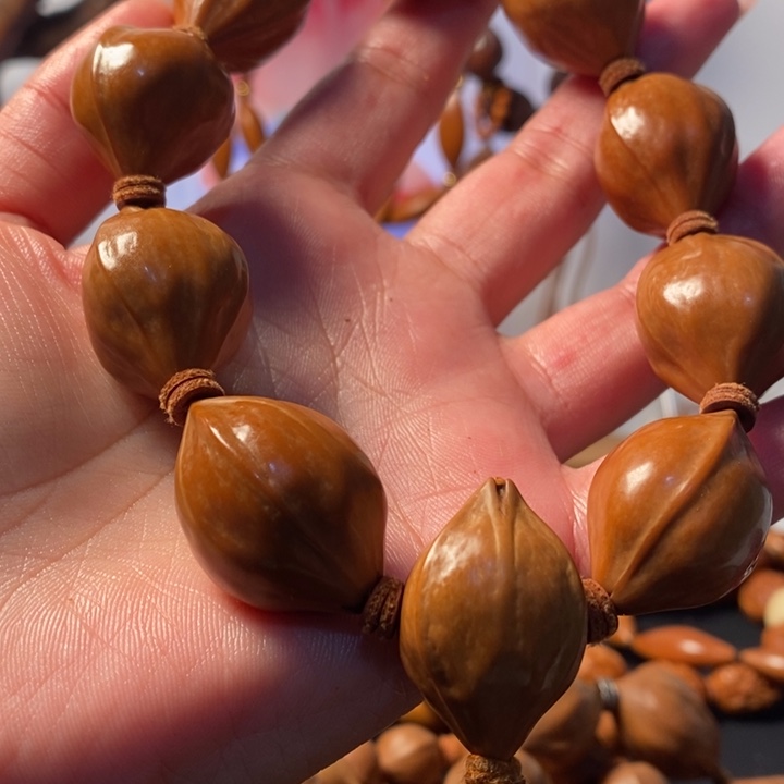 手串/手链橄榄核2.0三花铁盒